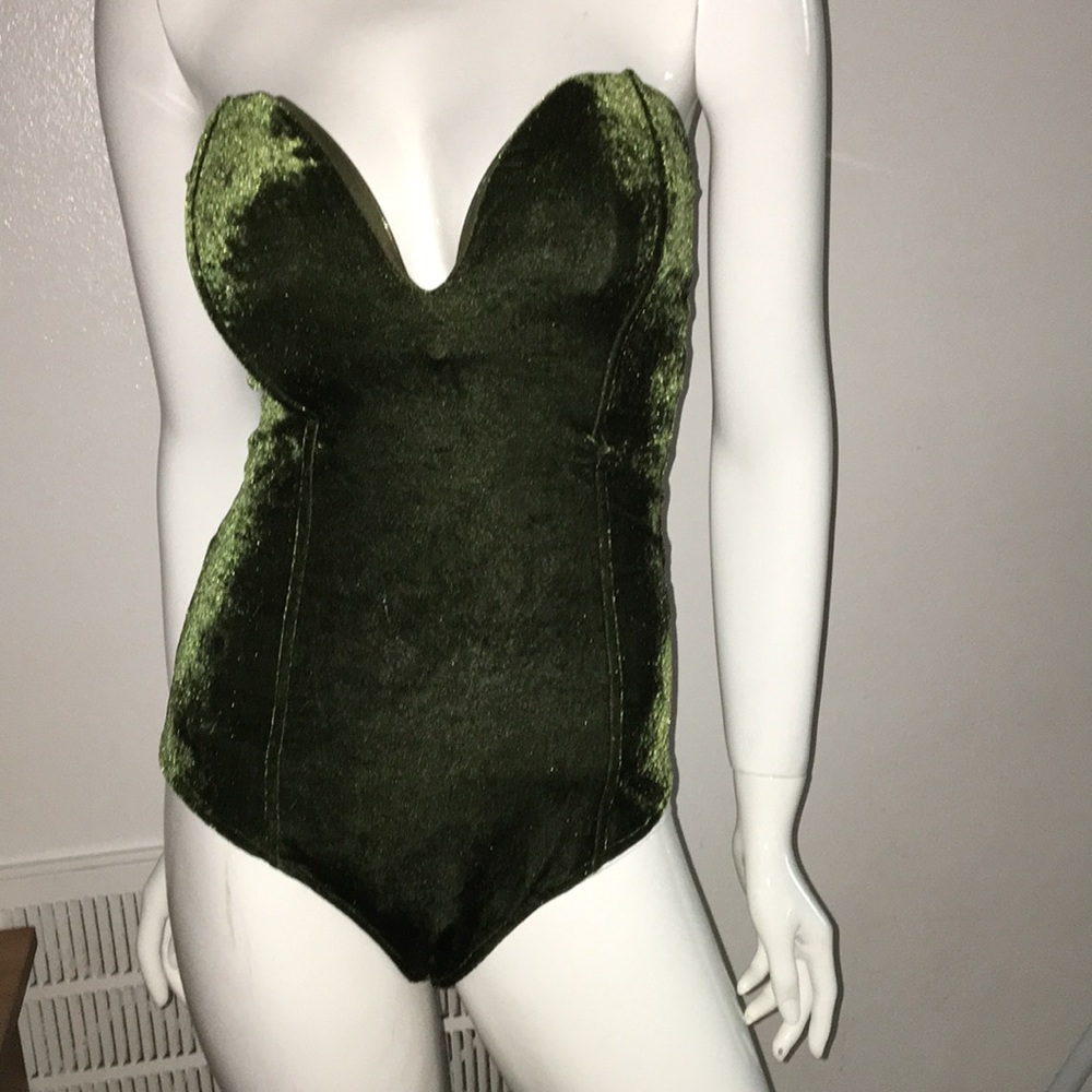 Swimming wear for ladies size :S